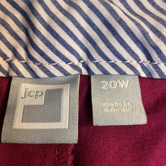 JCP Plus Size Capris - Picture 6 of 9